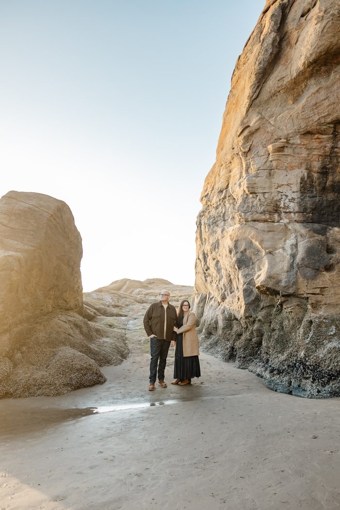 couple walks at hug point