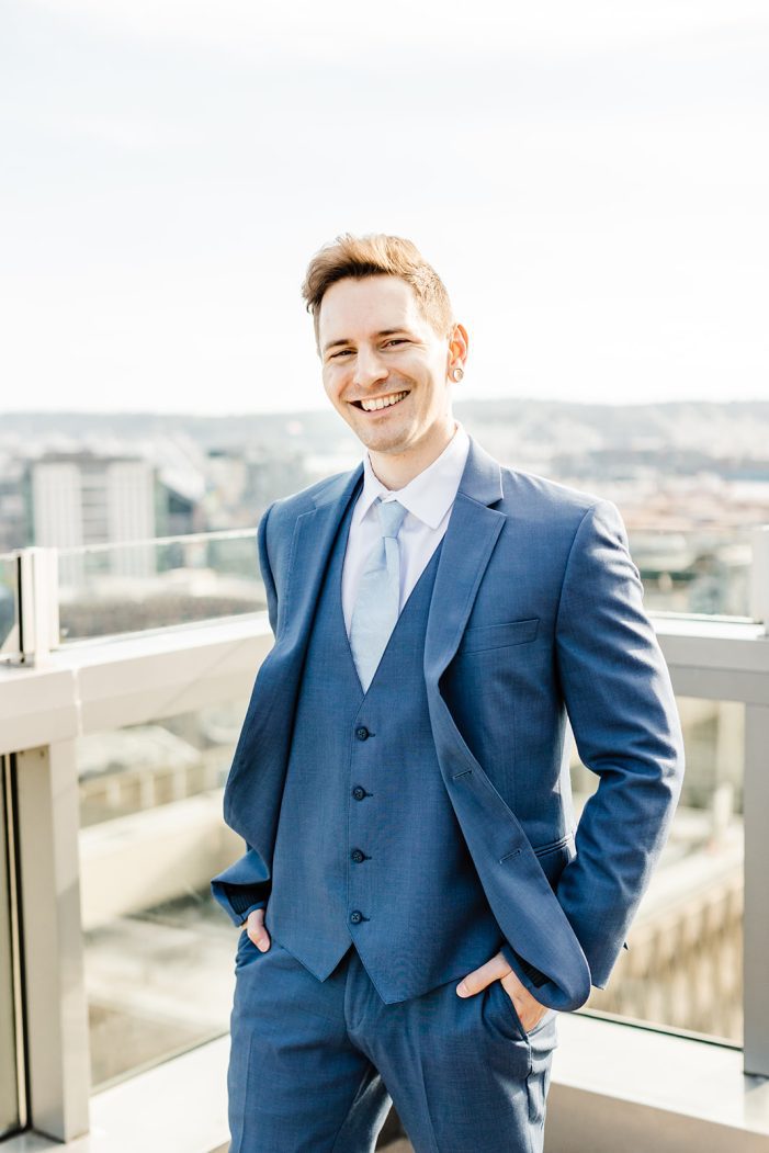 courthouse groom portraits