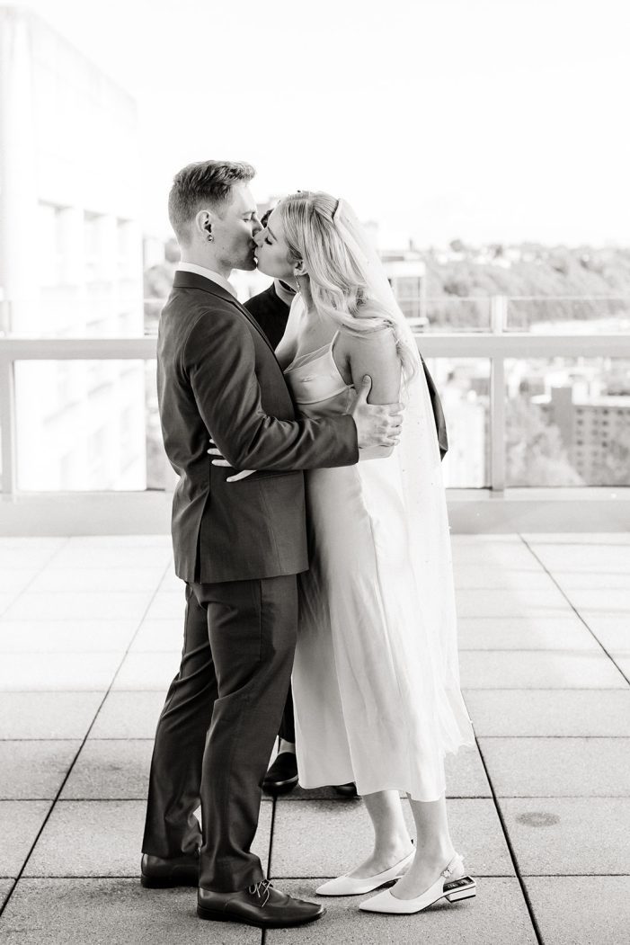 elopement first kiss