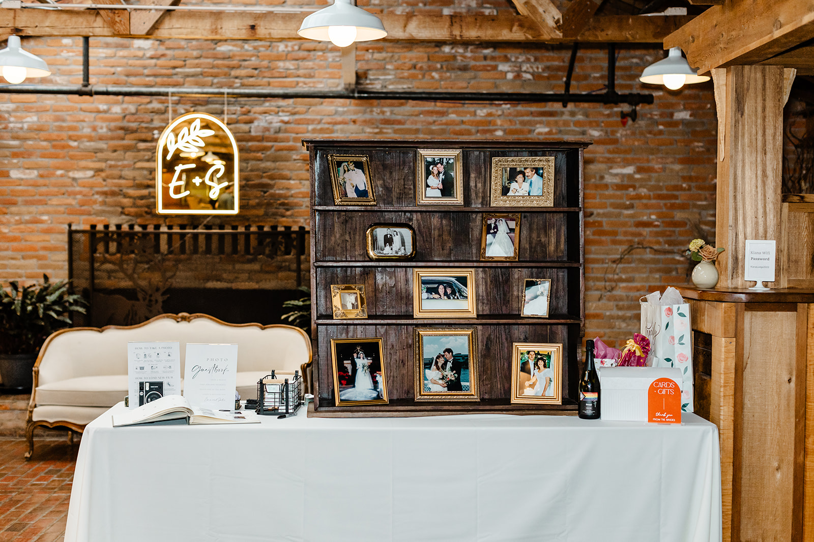 detail table at wedding reception