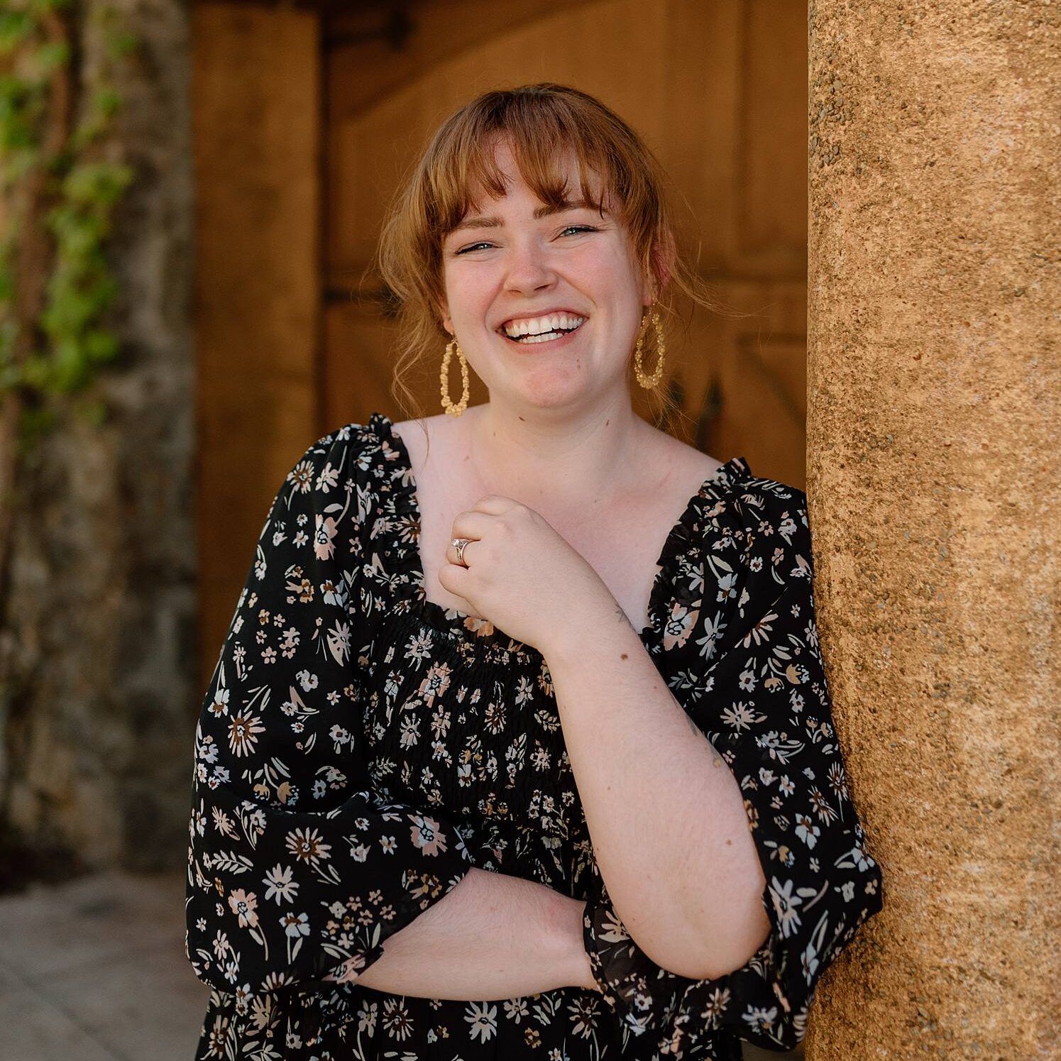 seattle wedding photographer tminspired photography smiling toward camera headshot