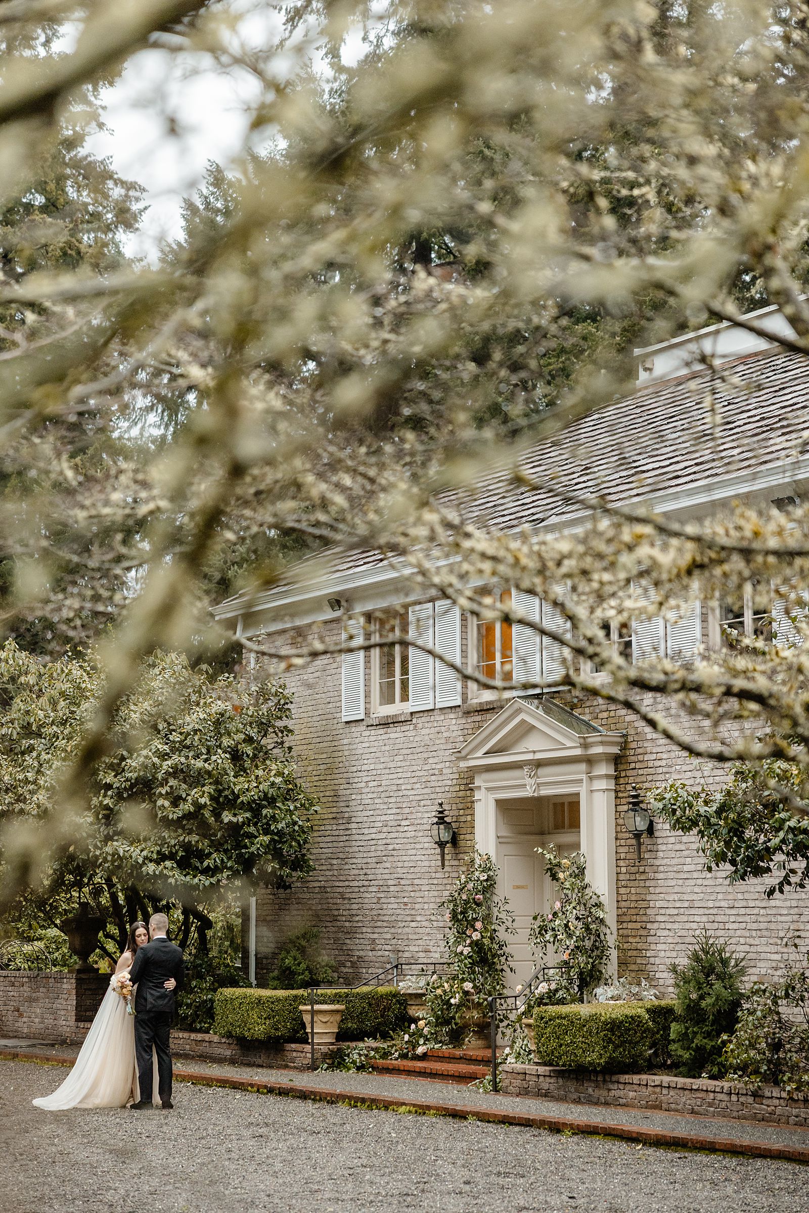 timeless garden wedding venue in washington state, Lakewold gardens
