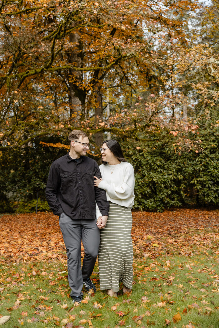 couple walks through lakewold gardens