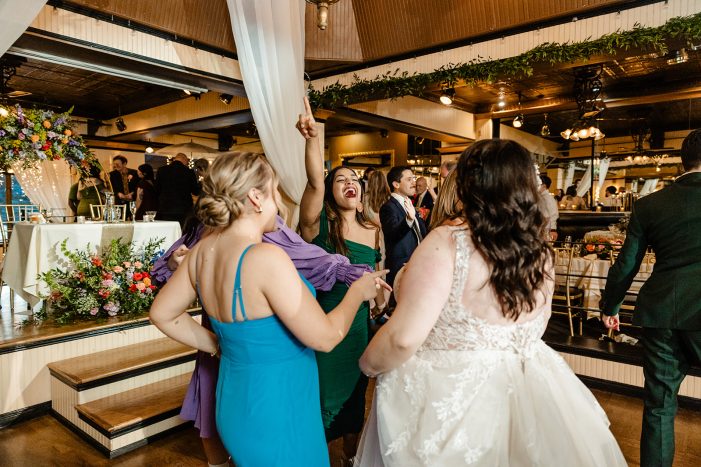 wedding guests dancing