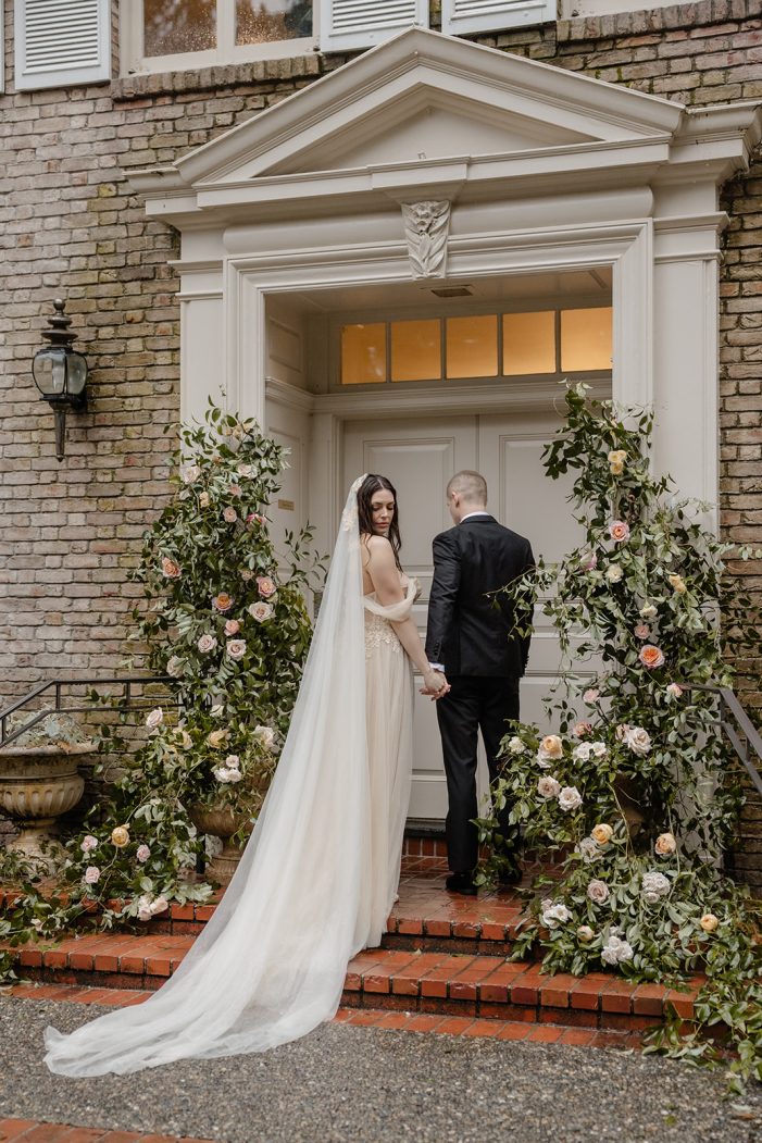 bride and groom ceremony at lakewold gardens