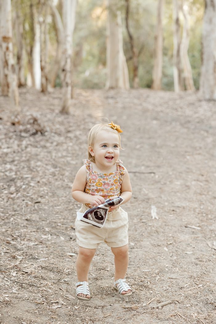 pregnancy announcement with child